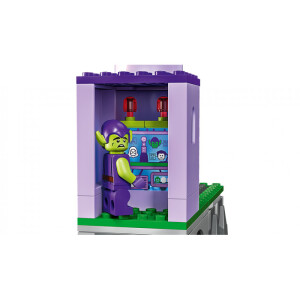 LEGO&reg; Marvel Spiderman 10790 - Spideys Team an Green Goblins Leuchtturm
